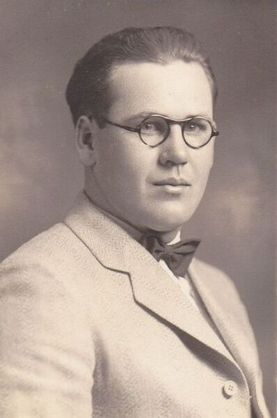 File:450px-LloydGribble.jpg